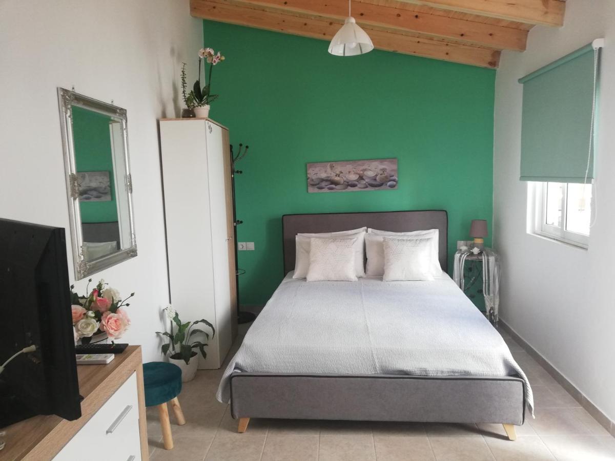 Small Studio With Yard Chania  Exterior photo