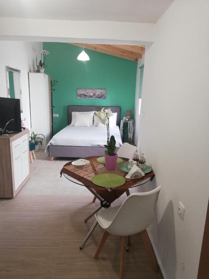Small Studio With Yard Chania  Exterior photo